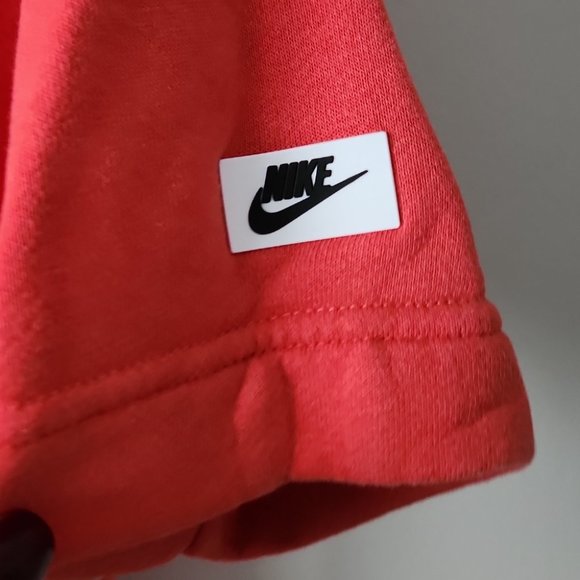 ☘️ NIKE Dress Sweatshirt - Picture 3 of 5